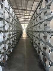 Fios de poliéster FDY 100% virgem ou reciclados 210D48F Brilhante/Semi-borroso/Totalmente Borroso Flat/Round/Hollow Branco em bruto para secção transversal cartepilar